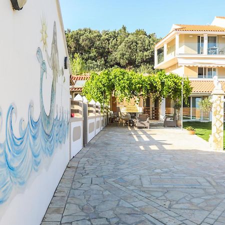 Magdachris Luxury Rooms Agios Georgios Pagon Exterior photo