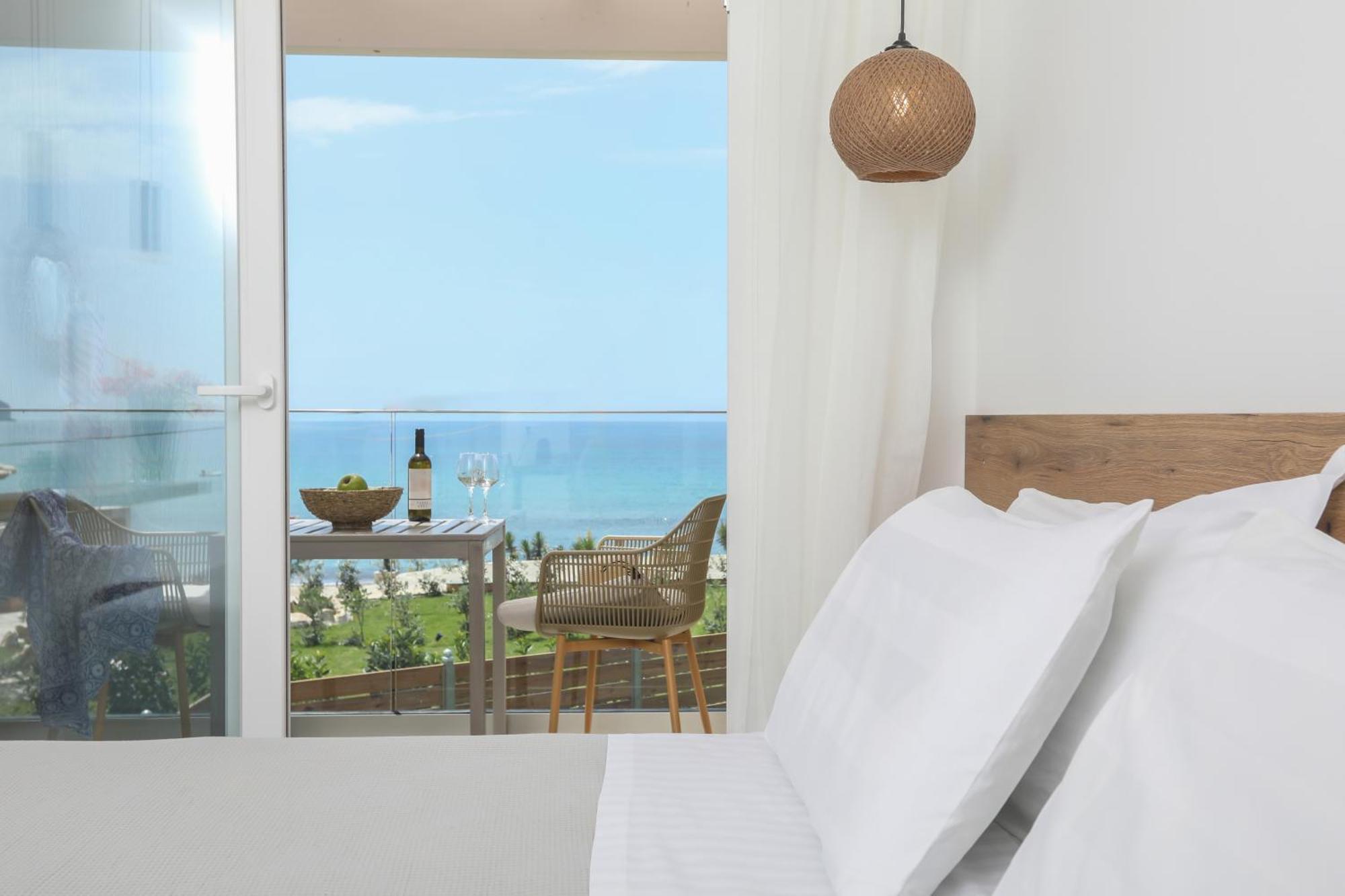 Magdachris Luxury Rooms Agios Georgios Pagon Exterior photo