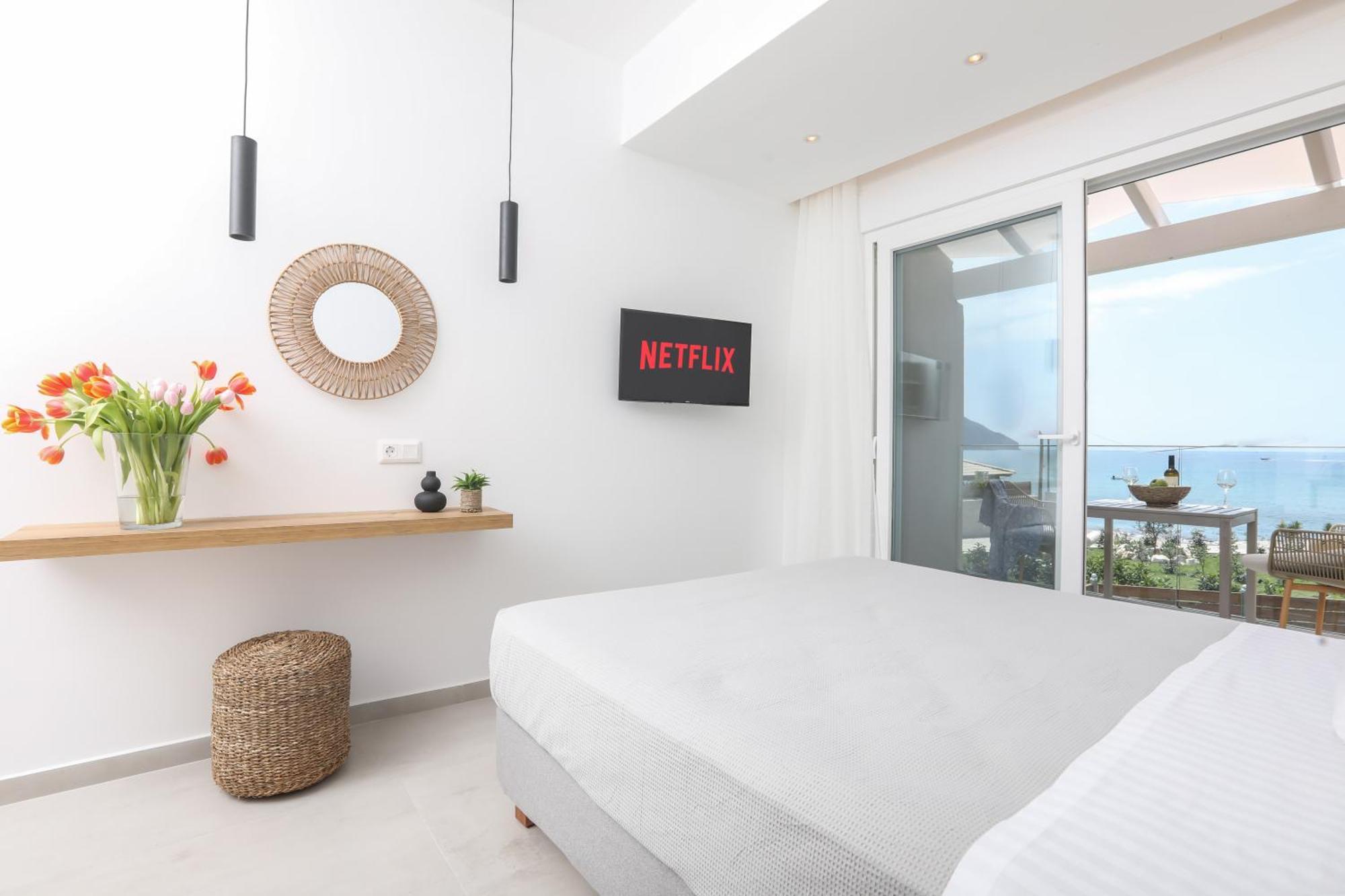 Magdachris Luxury Rooms Agios Georgios Pagon Exterior photo